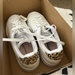 Adidas Advantage Tennis Shoe